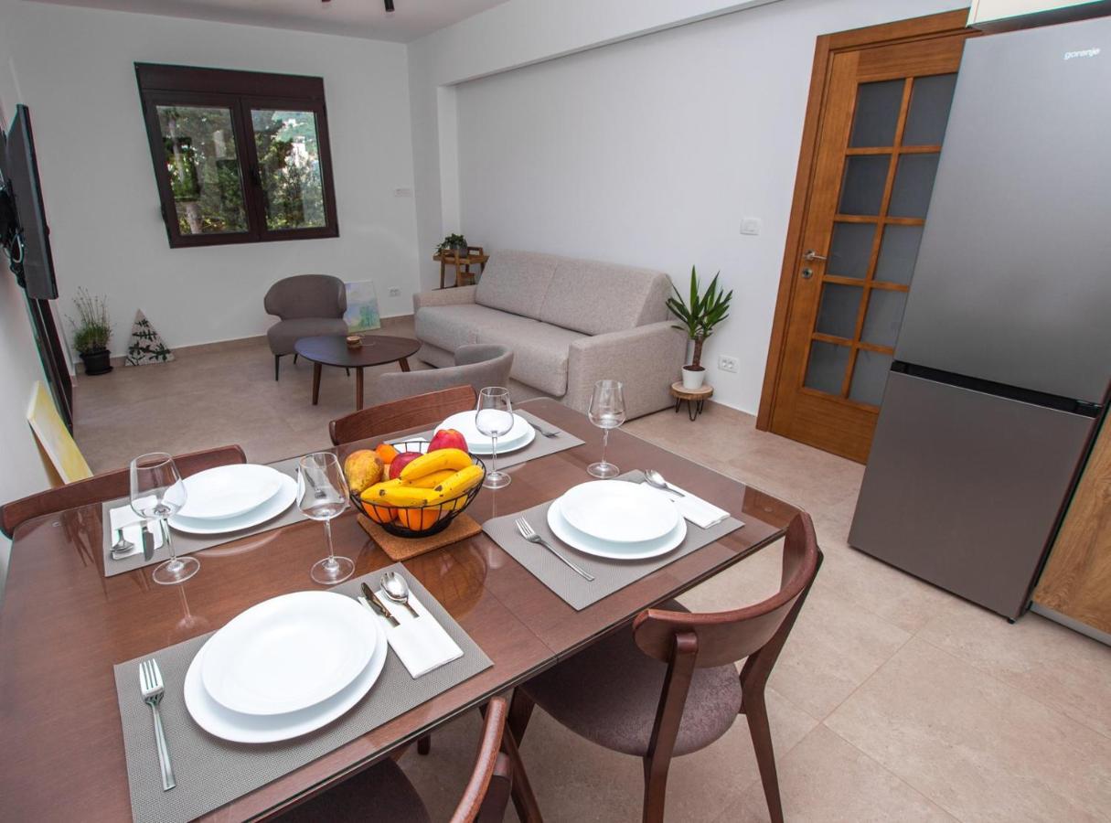 Zia Apartments บาร์ ภายนอก รูปภาพ